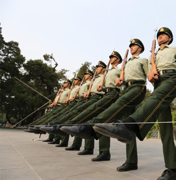 国庆天安门升国旗仪式,为什么要36人,走138步,升28米高