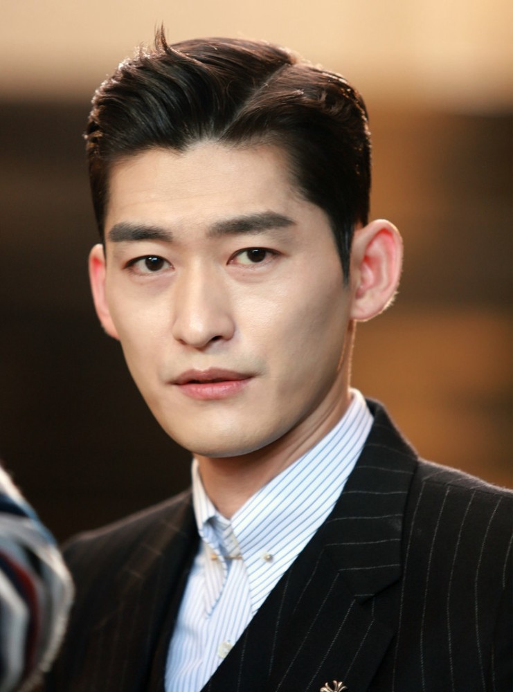 张翰写真美照,冷酷帅的代言