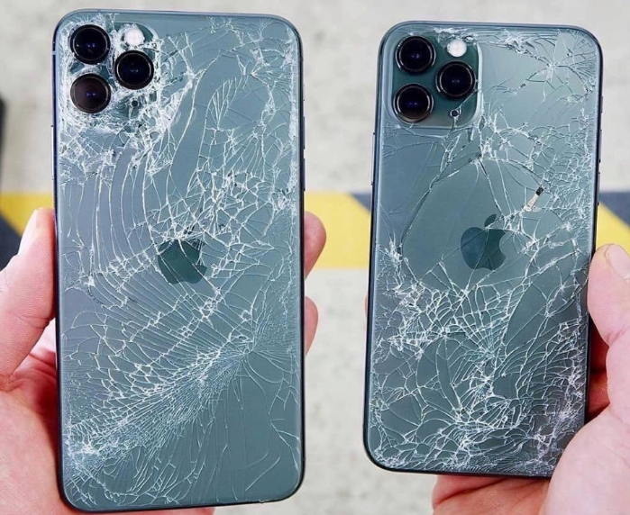 iphone11pro屏幕首碎,看完维修单价格,网友:换不起