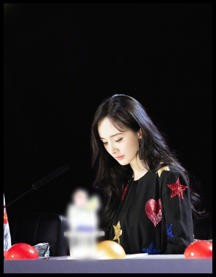 杨幂,都说大幂幂撩汉技能满分,这组照片撩到你了吗?