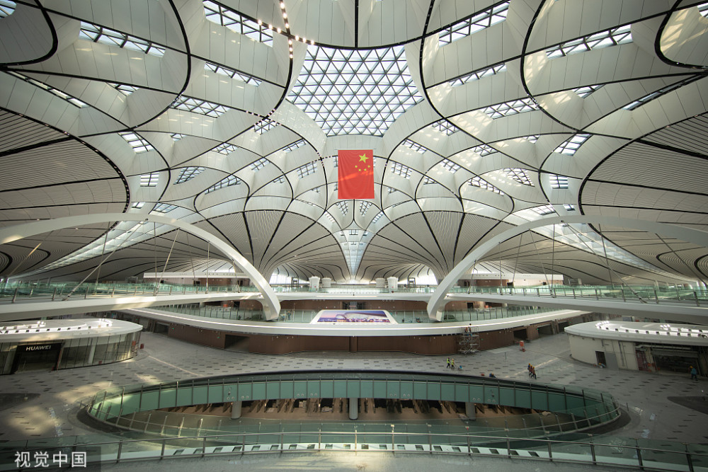 北京大兴机场投运,航站楼相当7个国家大剧院大小,如凤凰展翅
