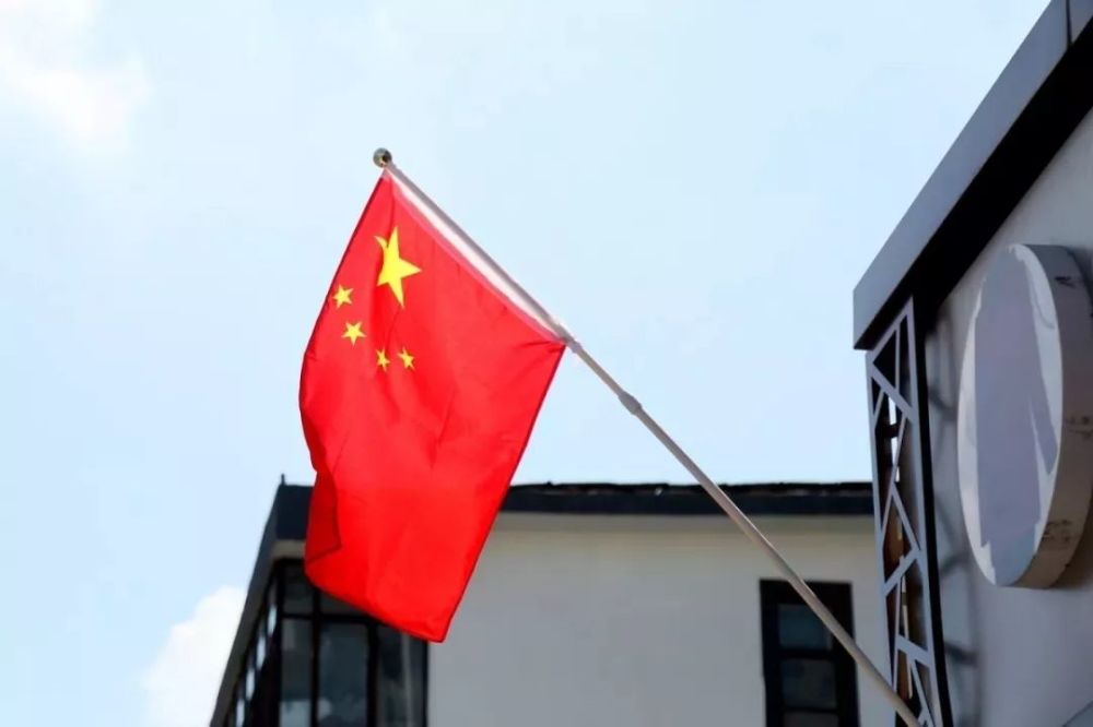 平湖各地国旗飘扬,喜迎新中国成立70周年