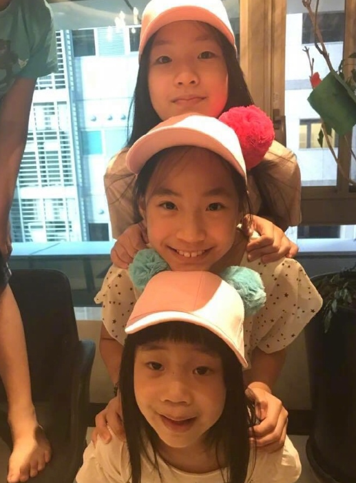 小s女儿"整容式"长大,小时候没继承优点,如今却成了厌世脸
