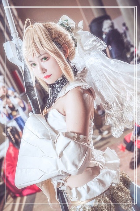 一组虚拟游戏人物cos——漫展上很可爱的尼禄小姐姐!