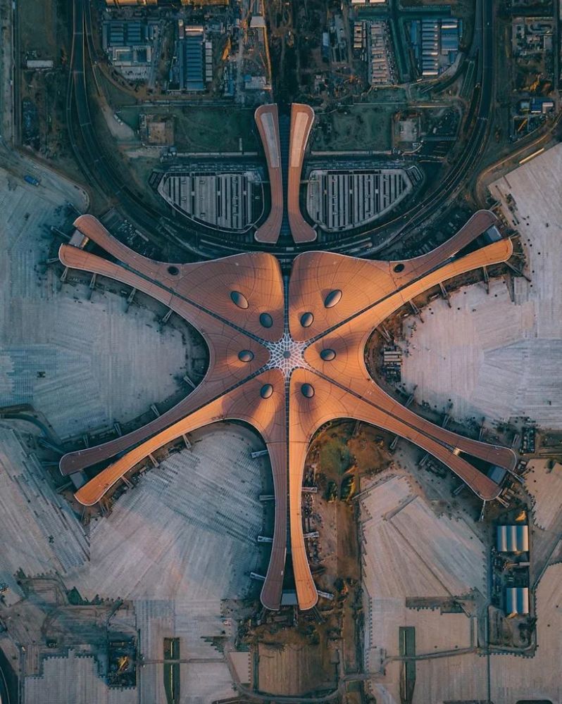 中国的网红——北京大兴国际机场开幕,扎哈生前作品