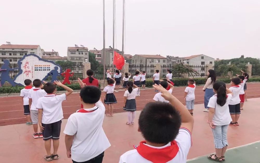 江夏区关山小学