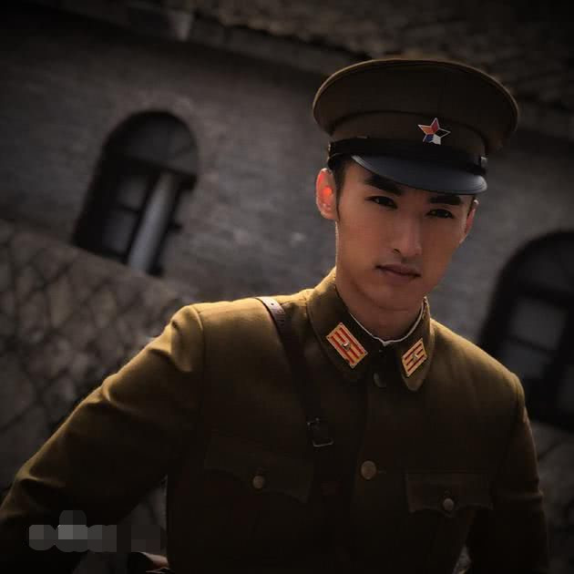计中计演员表宋展鹏 (秦晓飞 饰)杨秋怡 (蒋方婷 饰)老温 (郝帅 饰)