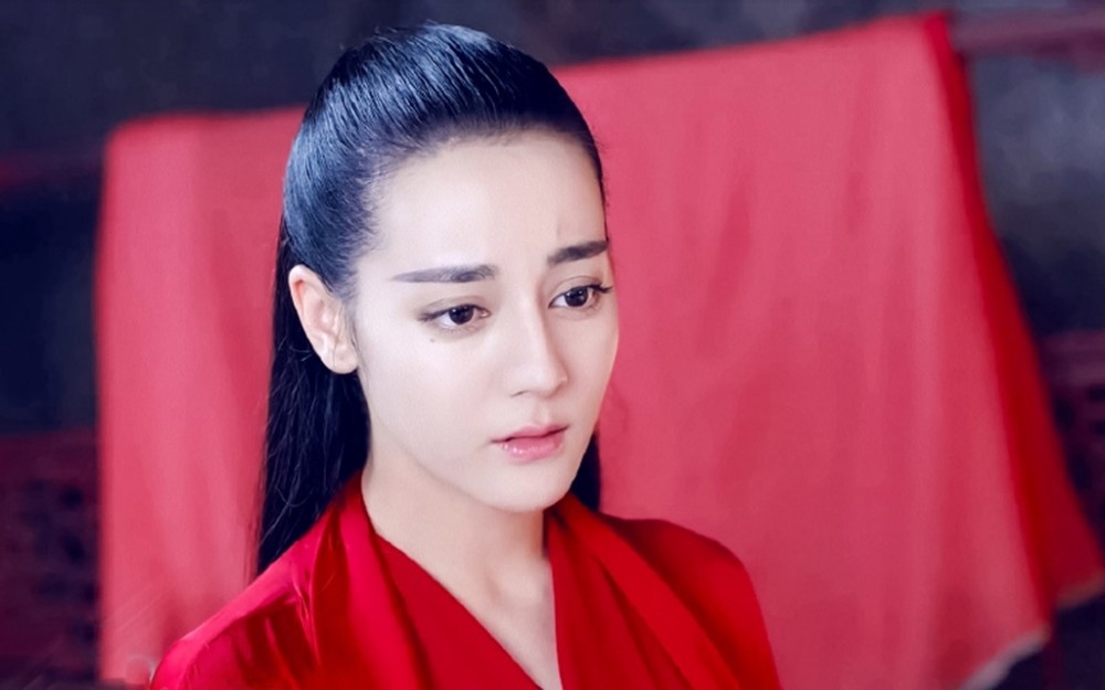 迪丽热巴烈火如歌壁纸,一身红衣又帅又美,气质太好了