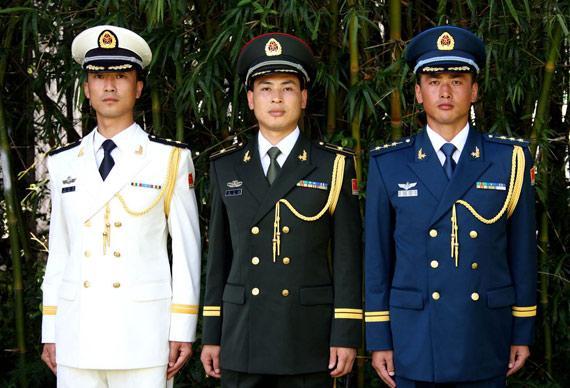从50式军装到全地形迷彩服,一组照片告诉你70年军装大