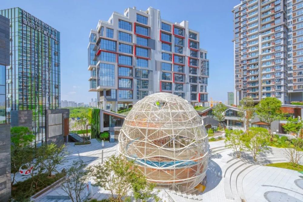 生态宜居,开放包容 互动共享的国际化社区 以及 公园城市生态价值向