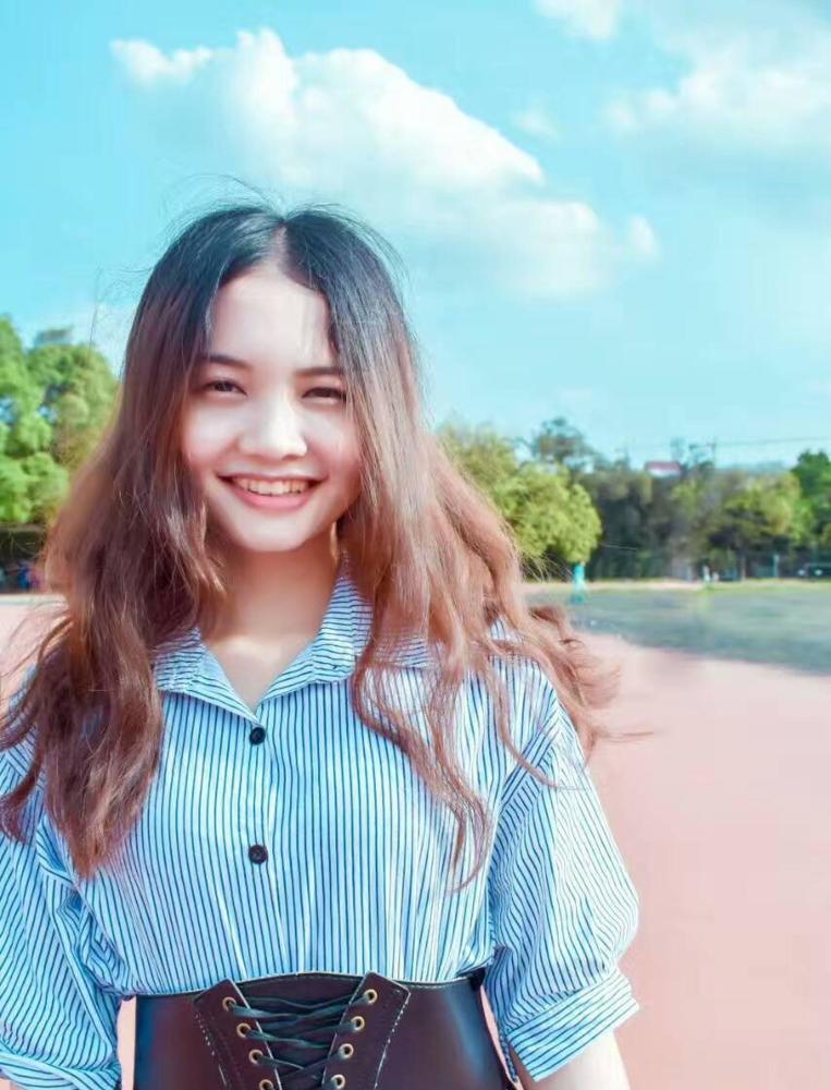 你最美丽,长发小姐姐笑容灿烂