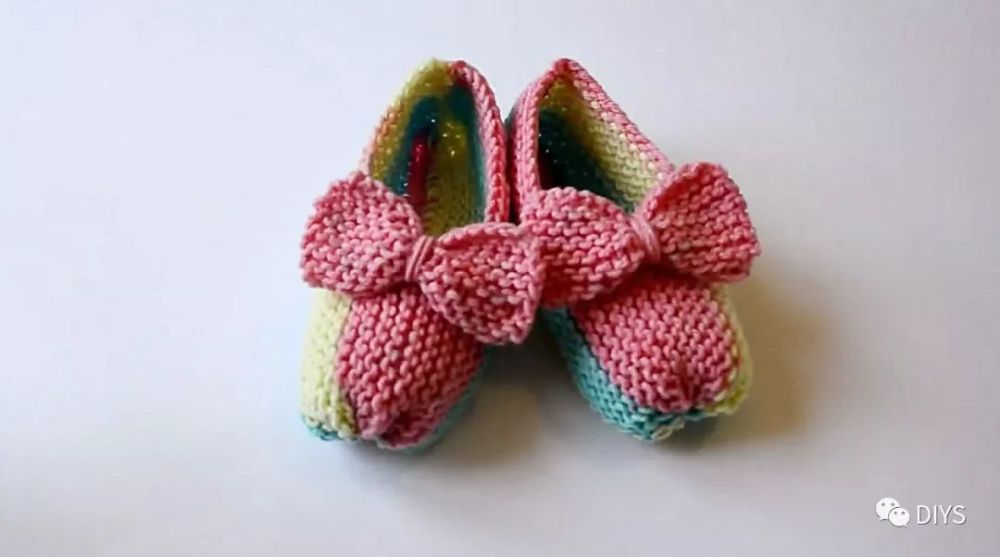 细节决定品质,今天为大家分享如何用棒针编织宝宝婴儿鞋的方法,步骤