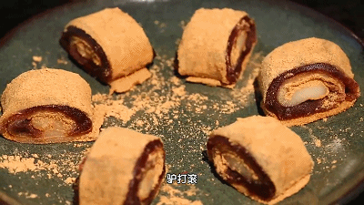 老北京经典小吃"驴打滚,制作只需要4步!又香又糯超好吃_腾讯新闻