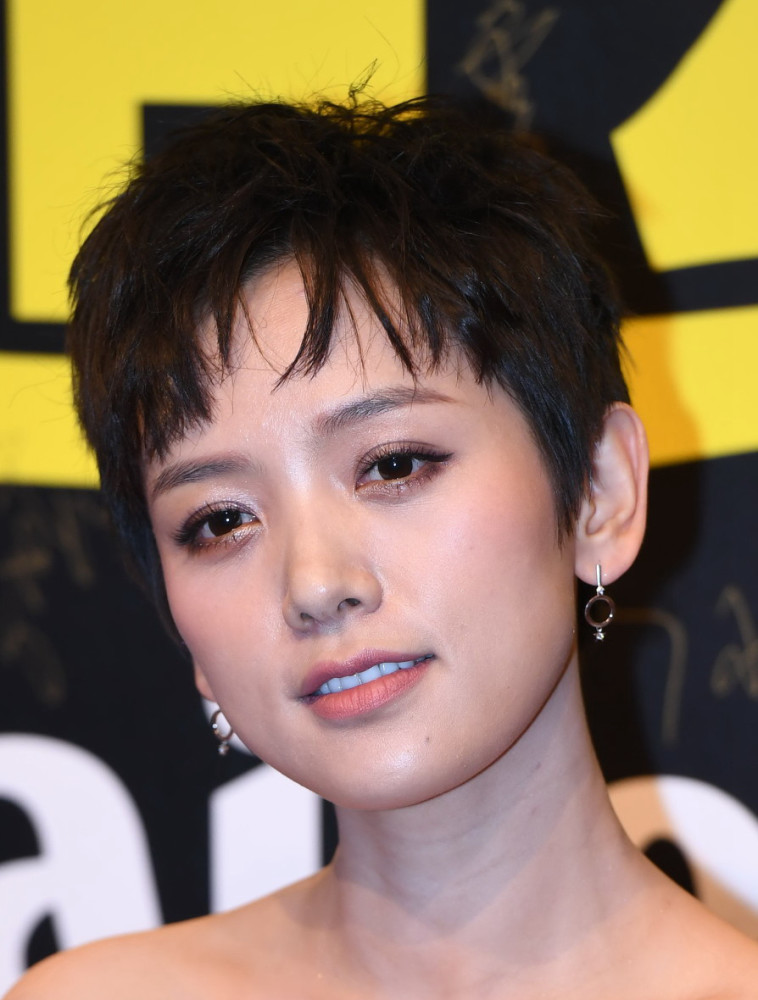 《我的真朋友》李晓峰短发干练清爽,但是黄轩和邓伦都