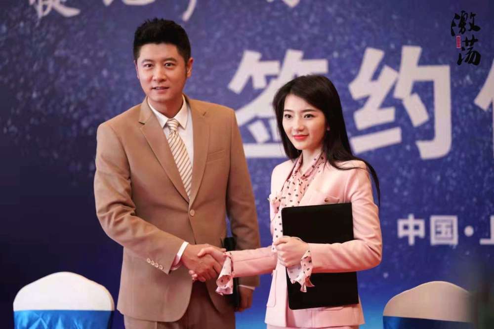 他们分别是老戏骨王正军,国家一级演员刘洁和90后新锐小花白卉子.