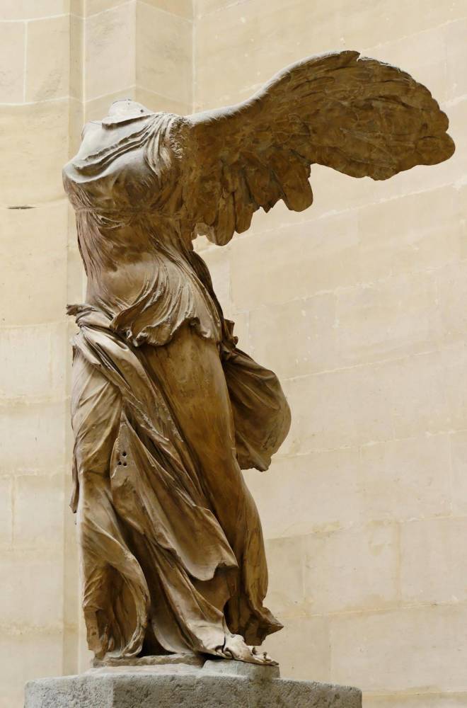 1884年起开始在卢浮宫的显赫位置展出,是世界上最为著名的雕塑之一