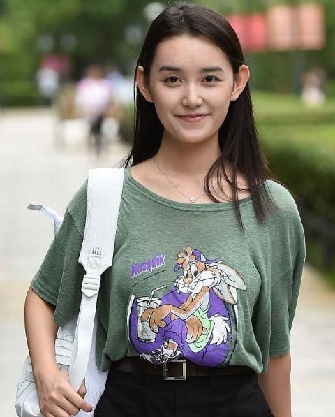 最强00后戏骨中戏报道,1岁拍广告6岁拍电视剧,也是获奖无数