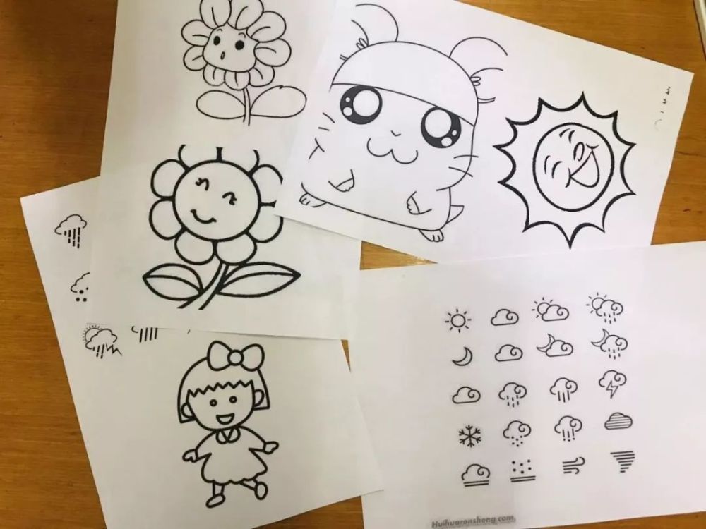 2.在大号卡纸的中间位置画上网格,记录时间一个月为宜,可画成5行7列.