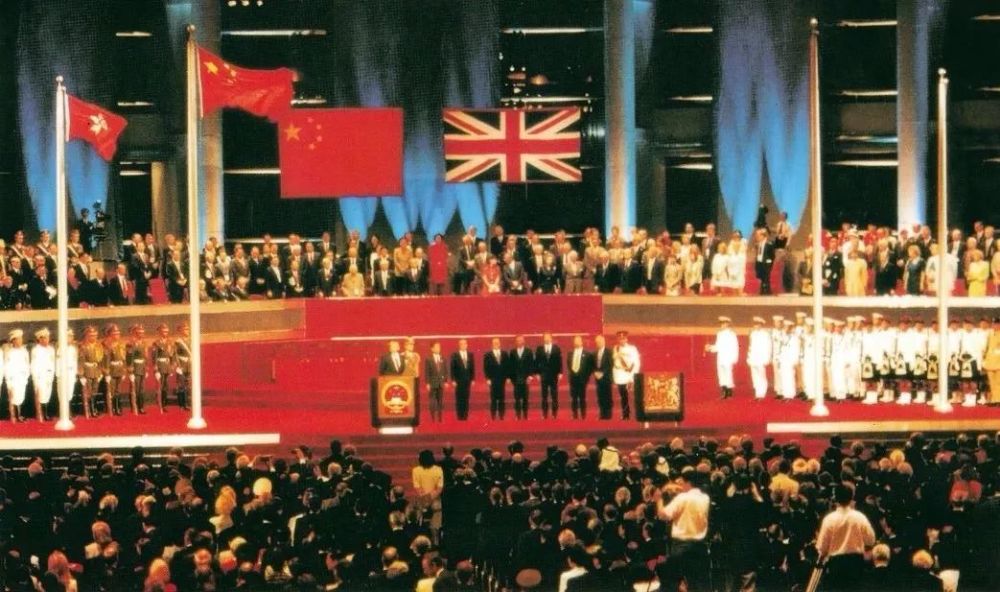 1978年,党的十一届三中全会,改革开放大幕开启.