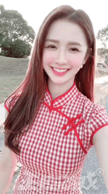 正惊gif:美女吃包子有两幅面孔,妹子让vr管理员成高危