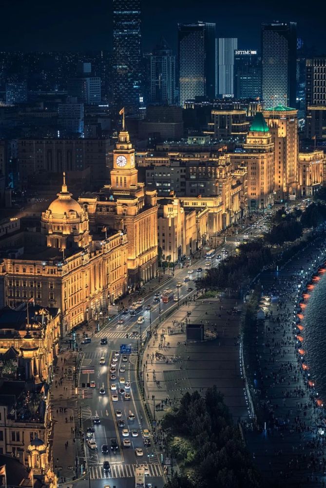 可爱的中国,奋进的上海 黄浦天际线 璀璨夜浦江