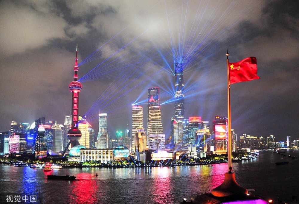 上海:迎国庆,外滩灯光秀醉游人