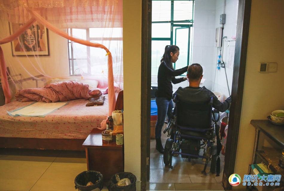 东莞老板半身瘫痪 坐着赚1000万 - 广东省残
