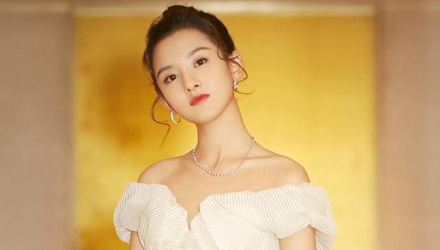 宋祖儿年纪轻轻已成当红女星,从小拍戏不断,长