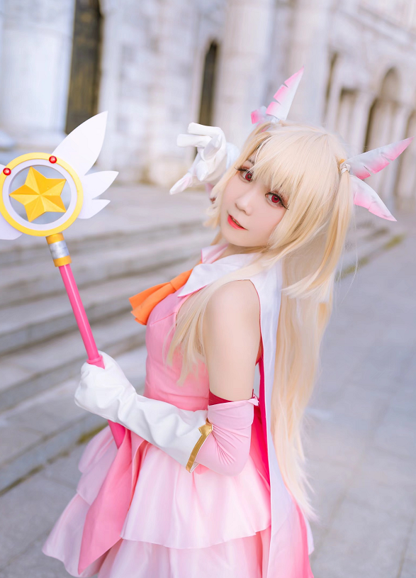 初中生cos伊莉雅,意外带火