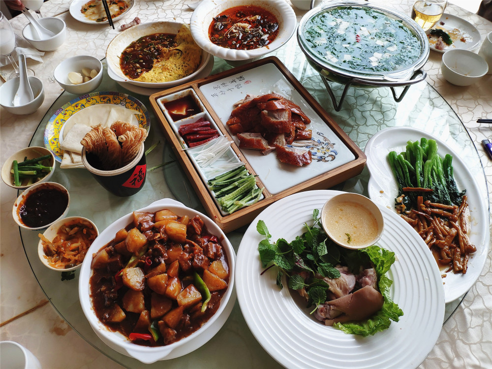 放假了家里反倒没人做饭了,国庆节总得吃点好吃的,自己家四五个人点餐