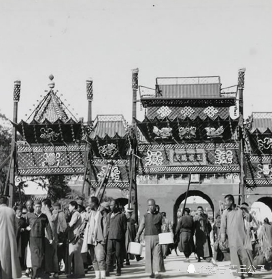 1912年北京老照片:美丽清秀的宫女,百姓庆祝皇帝溥仪退位!