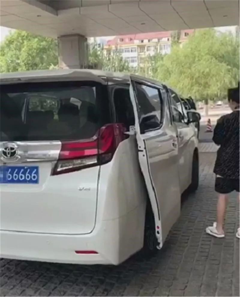 车牌,豪车,丰田埃尔法,北京,mpv车型,贵士