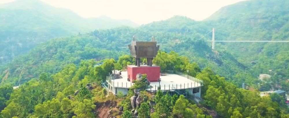 玻璃桥,玻璃滑道,七彩滑道……铜鼎山郊野公园离你最近的旅游景点