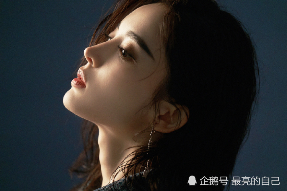 古力娜扎侧颜,简直太美了吧,精致的五官!