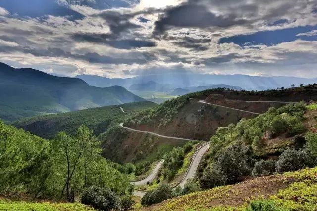 格姆女神山后的宁蒗县永宁乡,这里有最纯粹的风景