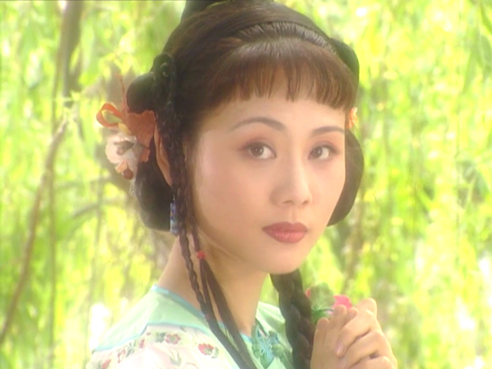 《聊斋先生》中柳红扮演红莲,狐妖造型没有任何点缀却