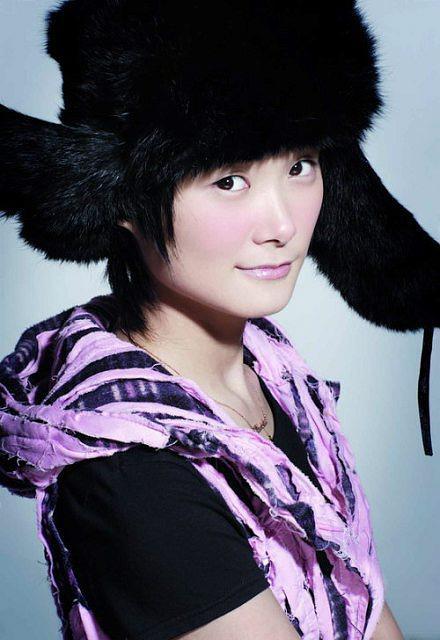 还在四川音乐学院就读大三的李宇春获得湖南卫视超级女声音乐比赛年度
