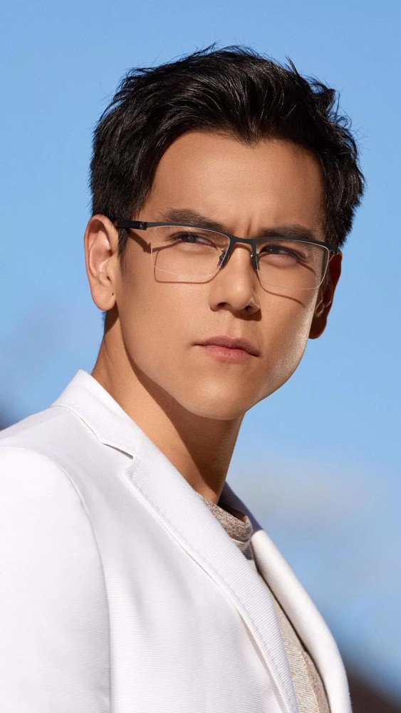 硬汉彭于晏,精美壁纸,是你喜欢的男神吗?