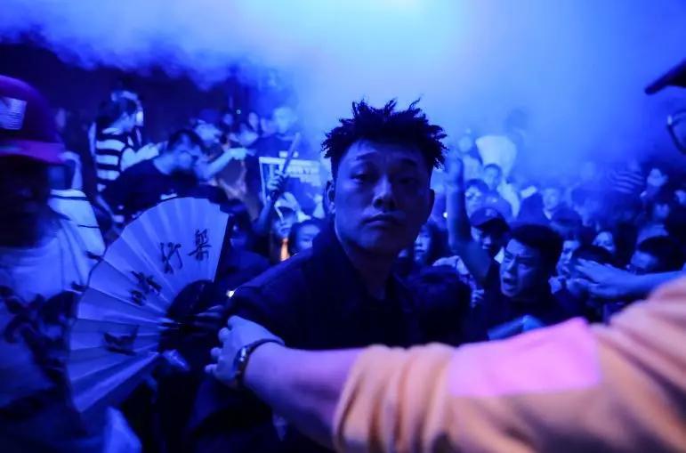 野狼disco火了,"老舅"董宝石:把俺的节奏放在大火炕上
