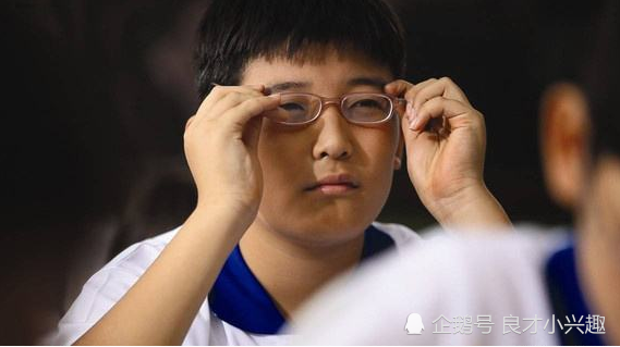 高度近视的人,偏偏"不戴眼镜"会发生什么?3原因早知早