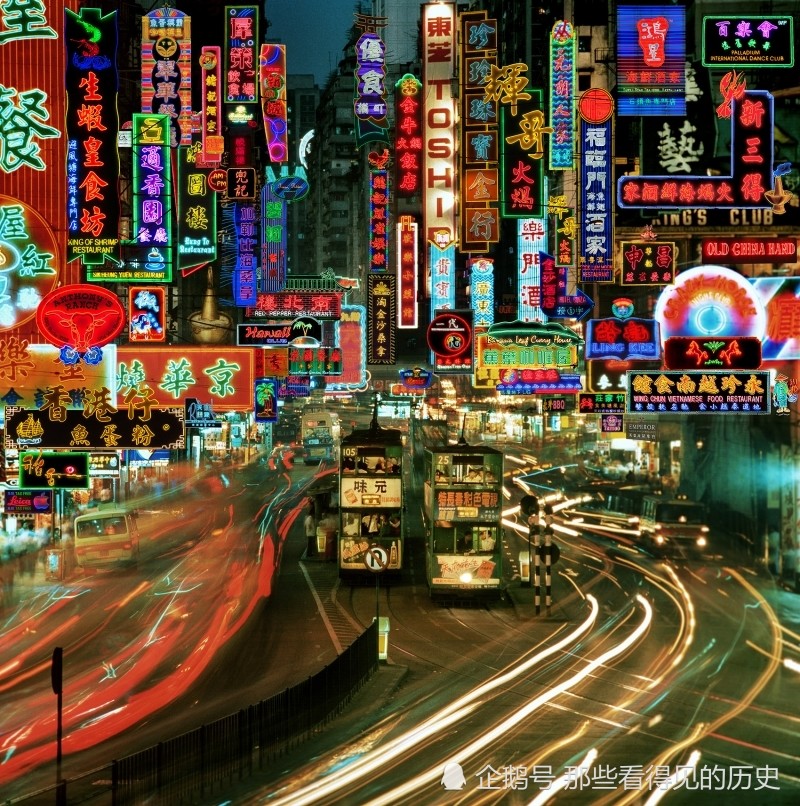 这就是美丽的香港夜景 霓虹闪烁 分外迷人