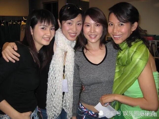 陈法蓉晒15年前旧照为洪欣庆生,三姐妹素颜出镜,都是颜值美女