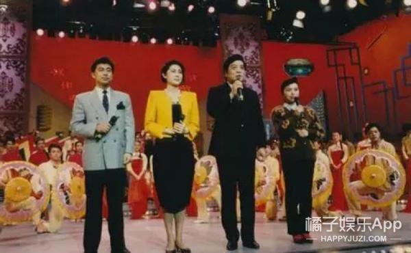 春晚30年,主持人服装造型才是浩浩荡荡的时装