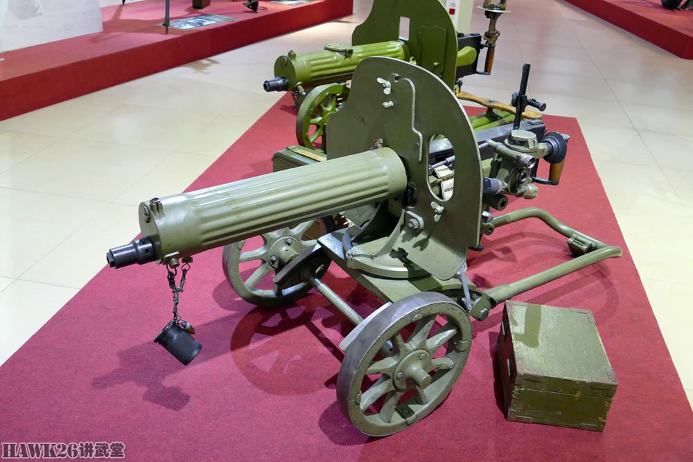 细品:苏联马克沁1930型机枪 配备专用瞄准镜 设计精巧