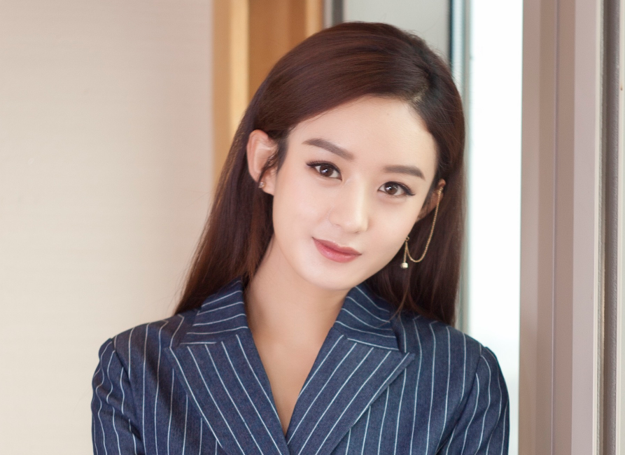 看惯了赵丽颖的长直发,再看看她的超短发,这少女感谁顶得住呀