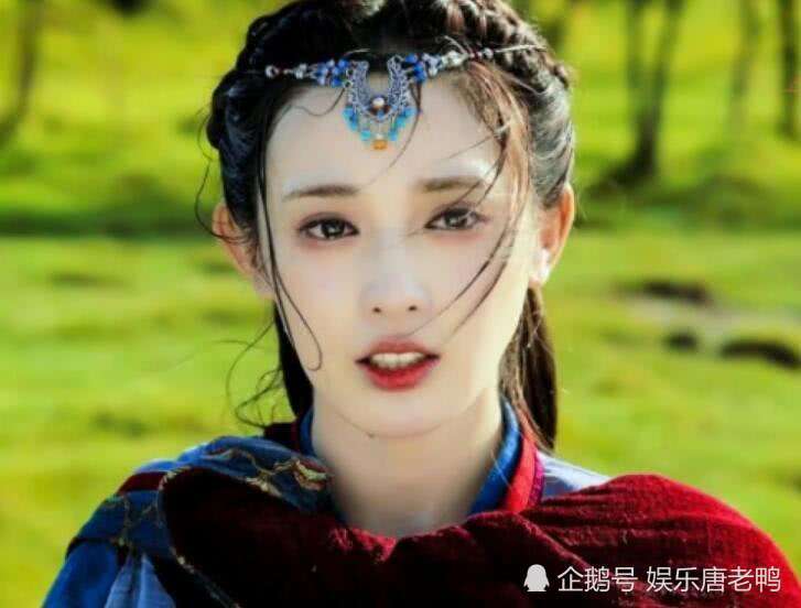 有一种"整容"叫《东宫》曲小枫,金发银色长裙,网友:恋爱了