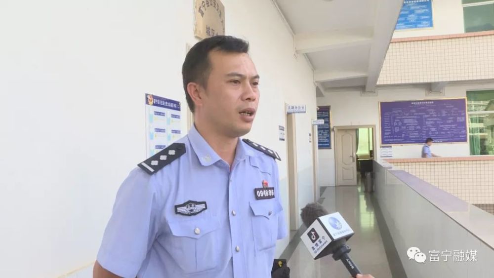 富宁县公安局交警大队民警 周汉林