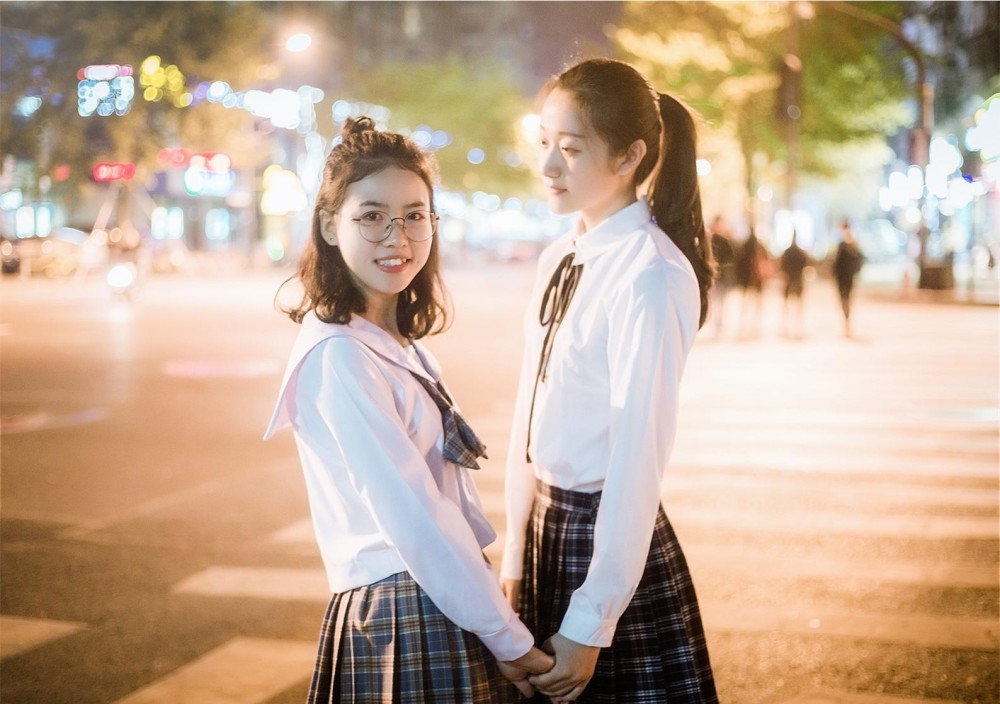 好朋友的校园写真,姐妹情深