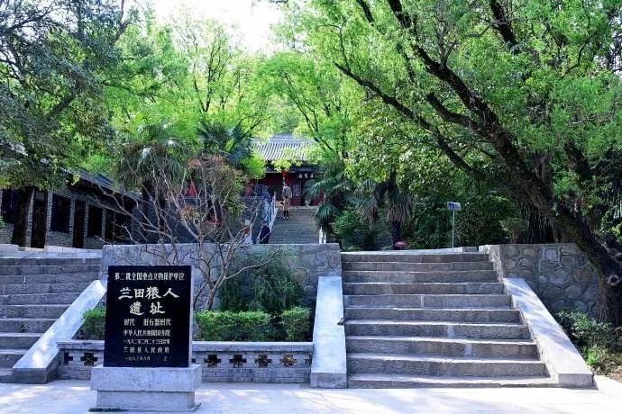 这里出土了著名的 蓝田猿人等古遗址,也是中华文明的本源和母体 ,被