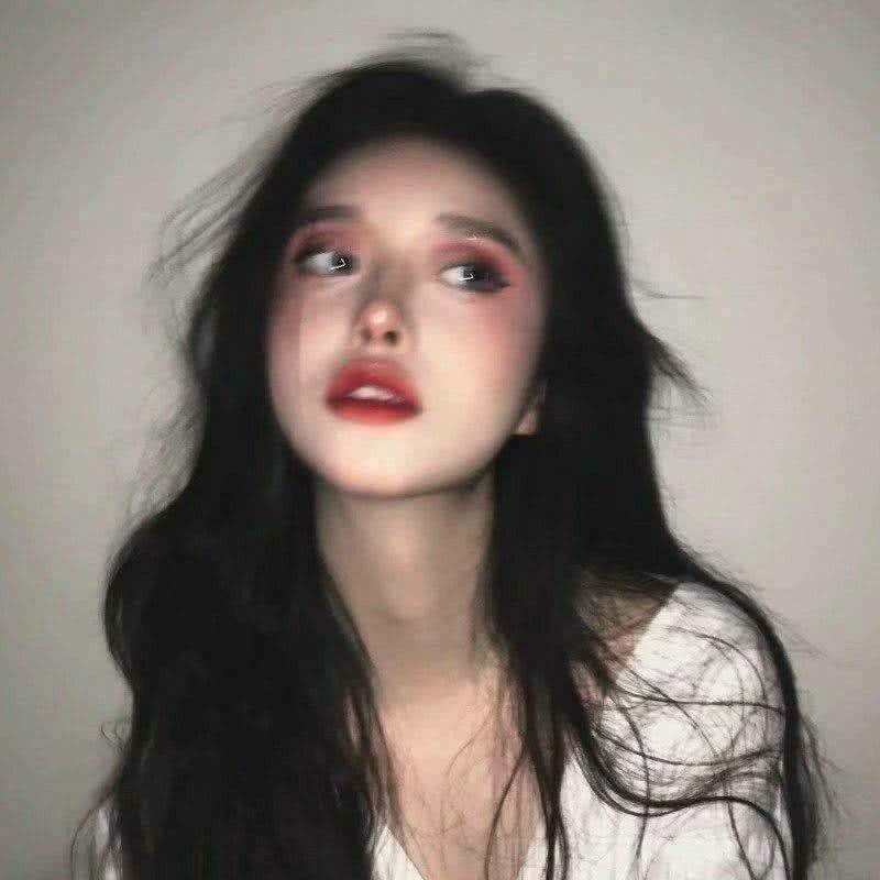 ins·伤感·头像:我问你怎么了,不是为了听你随口说一句没事
